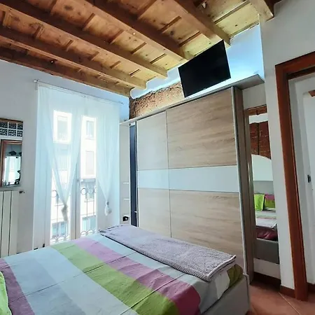 Bilocale Milano Centro 아파트 *